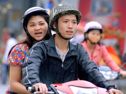 Sốc với tin: Người thị lực hai mắt dưới 4/10 không được phép lái xe máy