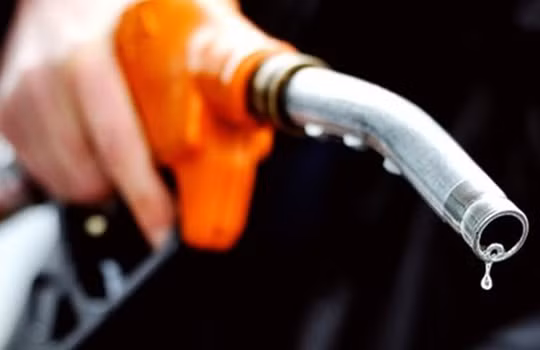 Giá xăng Việt Nam đang thấp hơn 27% so với thế giới