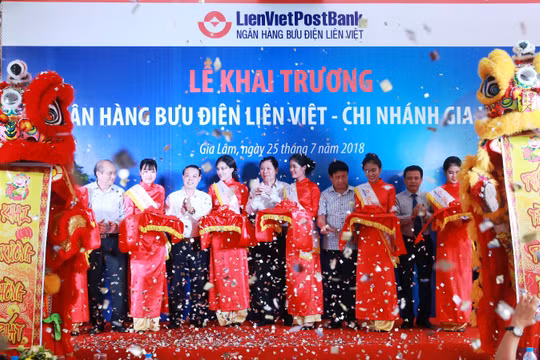 Lễ khai trương Chi nhánh LienVietPostBank Gia Lâm 