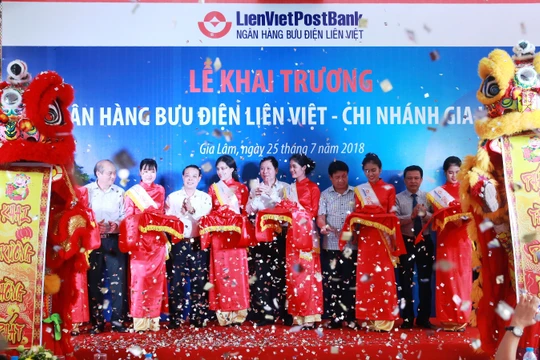 Lễ khai trương Chi nhánh LienVietPostBank Gia Lâm 