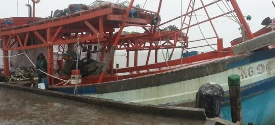 Tàu cá Kiên Giang bị tàu vũ trang Thái Lan tấn công hôm 11-9 khiến ngư dân Ngô Văn Sinh thiệt mạng - Ảnh: Khoa Nam