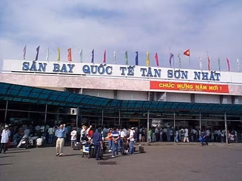 Sân bay Tân Sơn Nhất.