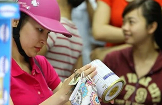 Bộ Tài chính thông báo, nhiều loại sữa bột cho trẻ dưới 2 tuổi giảm giá từ hôm nay