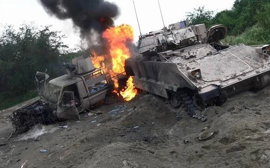 Video phiến quân Huthis cận chiến tiêu diệt thiết giáp Arab Saudi