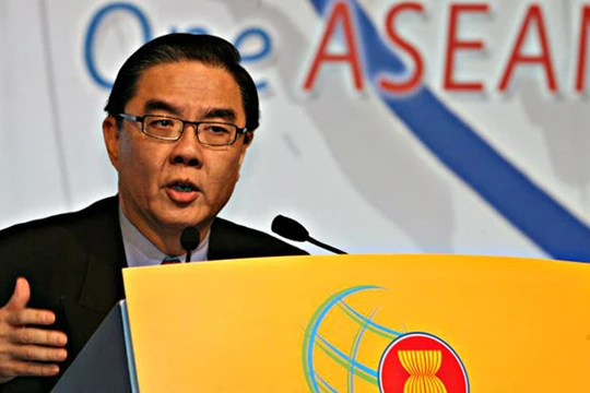 'Lào, Campuchia đã qua mặt ASEAN trong vấn đề Biển Đông'