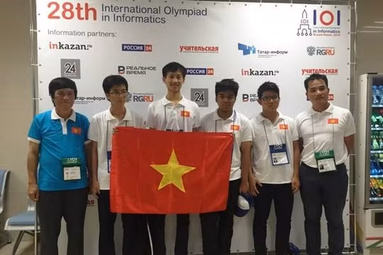 Đoàn học sinh Việt Nam tham dự Olympic Tin học quốc tế 2016