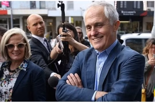 Cậu bé 15 tuổi khiến cả nước Úc kinh ngạc khi "dạy" thủ tướng cách làm từ thiện