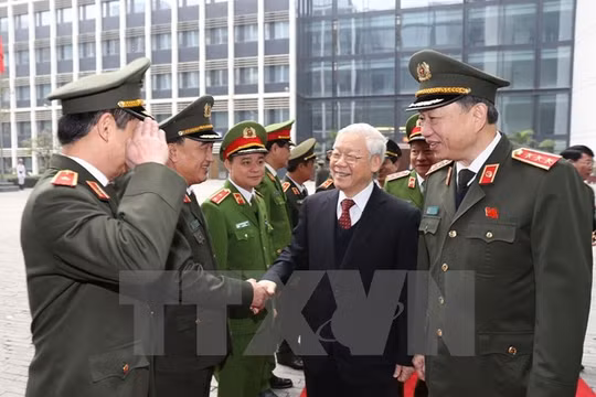 Tổng Bí thư Nguyễn Phú Trọng và Bộ trưởng Bộ Công an Tô Lâm với các đại biểu dự hội nghị. Ảnh: TTXVN