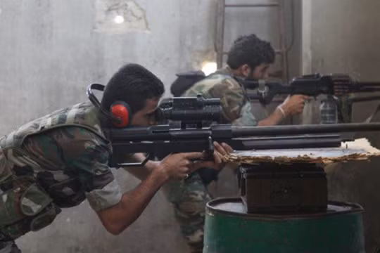 Các xạ thủ súng bắn tỉa trong quận Bani Zaid, Syria