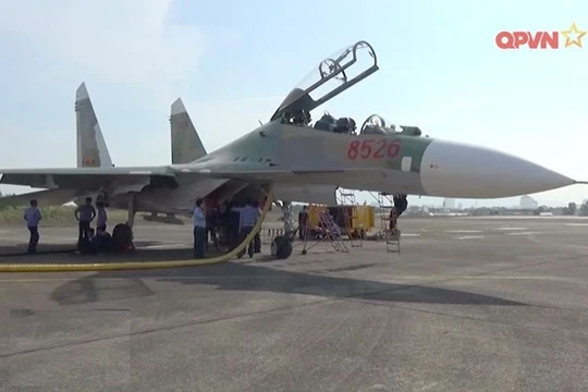 Tiêm kích Su-30MK2 tại Nhà máy A32, Đà Nẵng - Ảnh: clip QPVN