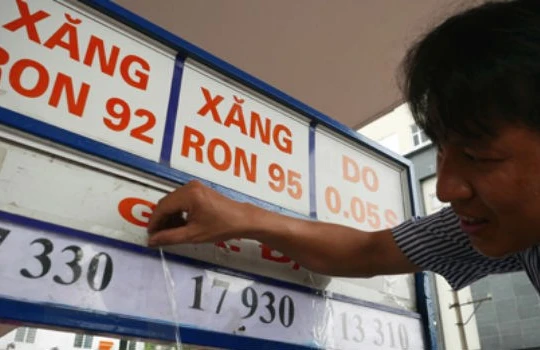 Giá xăng hiện đang ở mức 17.300 đồng/lít sau lần điều chỉnh vào hôm 3/9. Ảnh: VNE