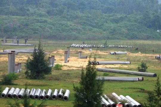 Sau 10 năm, Nhà máy thép Guang Lian mới có vài cọc móng như này