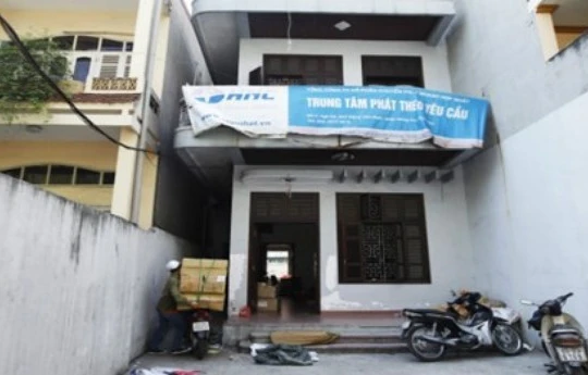 Kho hàng của Tổng công ty CP chuyển phát nhanh Hợp Nhất tại phố Đặng Văn Ngữ (quận Đống Đa, Hà Nội)