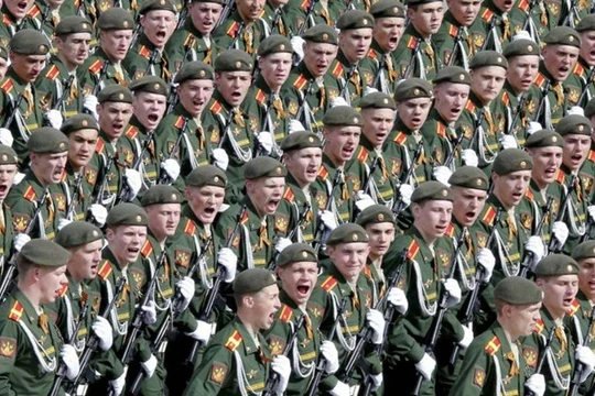 Video quân Nga rầm rập tập diễu binh chuẩn bị Ngày chiến thắng