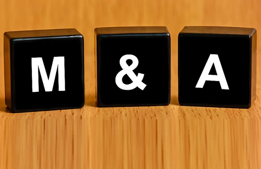 Việc tranh giành ngân hàng để sáp nhập của nhiều đại gia luôn là đề tài hấp dẫn 