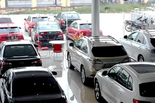 Ôtô con sẽ phải nộp phí thử nghiệm tiêu thụ nhiên liệu