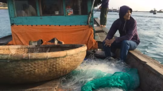 Ảnh: Ngư dân Le Tan quyết bám biển để bảo vệ chủ quyền quốc gia.