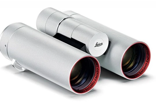 Leica tung ra mẫu ống nhòm 'hàng độc'