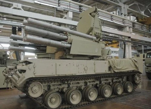 Hệ thống tên lửa Pantsir lắp đặt trên khung gầm bánh xích GMZ-352M1E