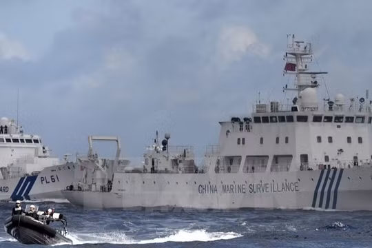 Tàu hải giám Trung Quốc gần khu vực quần đảo tranh chấp Senkaku/Điếu Ngư trên Biển Hoa Đông ngày 1/7. (Nguồn: Kyodo/TTXVN)