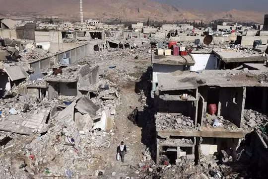 Tất cả chỉ còn là đống đổ nát. (Nguồn: theguardian.com)