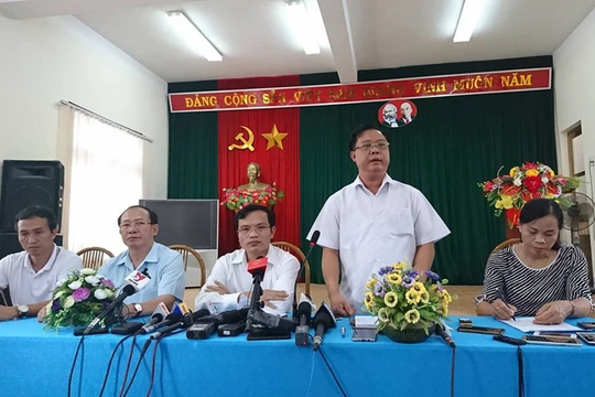 Tổ công tác của Bộ GTĐT công bố sai phạm thi THPT tại Sơn La ngày 23/7. Nguồn: Dân trí