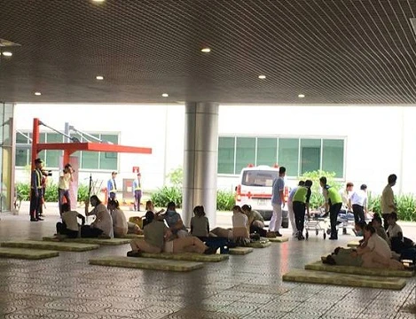 Diễn tập xử trí, thăm khám, phân luồng các nạn nhân trong tình huống ngộ độc giả định.