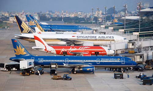 Theo Cảng hàng không quốc tế Tân Sơn Nhất, tình huống nghiêm trọng nhất sẽ phải đóng cửa sân bay nếu trạm phát điện nguồn của Đài chỉ huy bị nước làm hỏng. Ảnh minh họa.