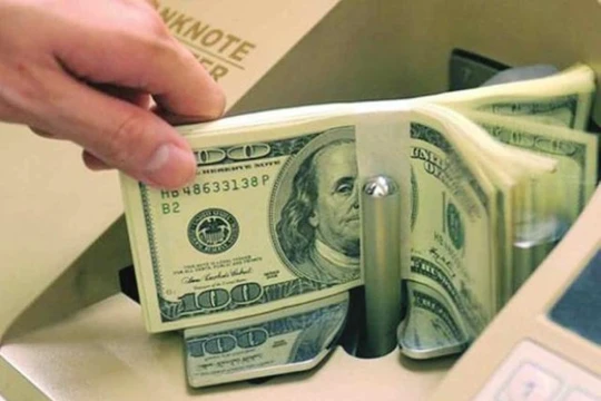 NHNN tiếp tục bán USD