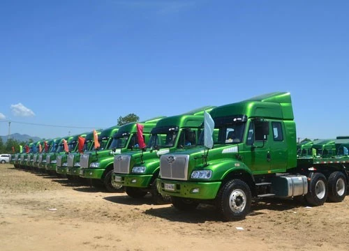 61 xe đầu kéo của Công ty TNHH một thành viên Hào Hưng Quảng Ngãi mua từ Trung Quốc - Ảnh: Hiển Cừ