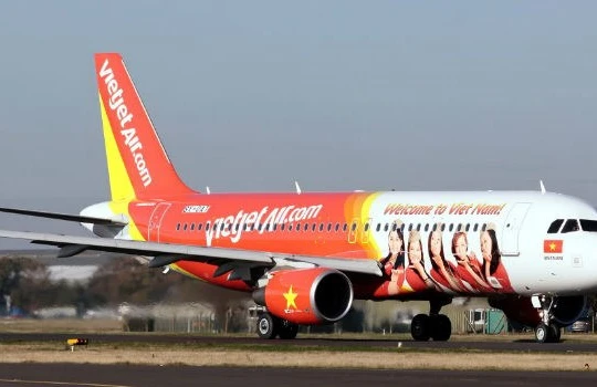 Khách tố tiếp viên trưởng Vietjet Air lạm quyền buộc khách rời máy bay