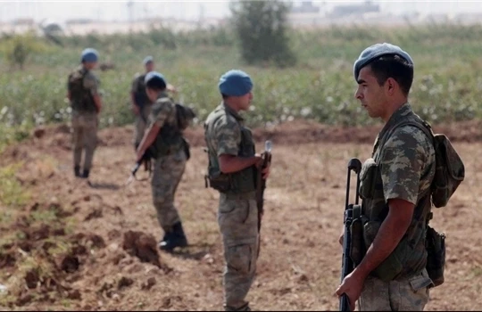 Quân đội Thổ Nhĩ Kỳ đưa quân tràn sang đất Syria tạo "vùng đệm"