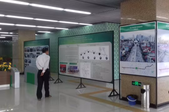 Hình ảnh bản đồ vị trí các ga tàu đang được sử dụng công khai ở 7 vị trí tại ga La Khê - Ảnh: M.S.