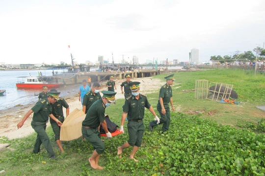 Đã tìm thấy 3 thi thể nạn nhân trong vụ chìm tàu chở 56 người ở Đà Nẵng