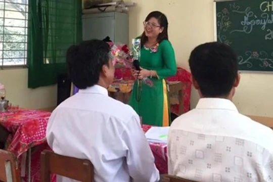 Cô giáo Hải Âu.