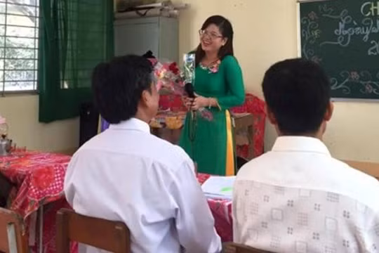 Cô giáo Hải Âu.