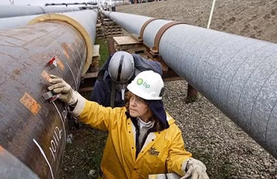 Giá dầu cao nhất kể từ tháng 7 nhờ chứng khoán Trung Quốc