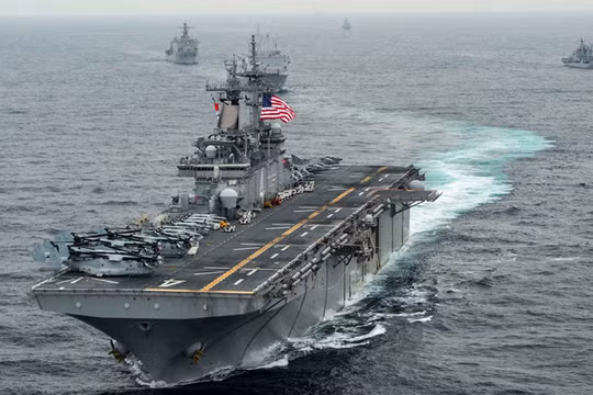 Tàu đổ bộ tấn công cỡ lớn của Mỹ vừa có mặt tại Biển Đông