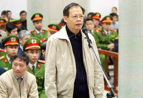 Ông Phùng Đình Thực tại phiên tòa sơ thẩm. Ảnh: TTXVN