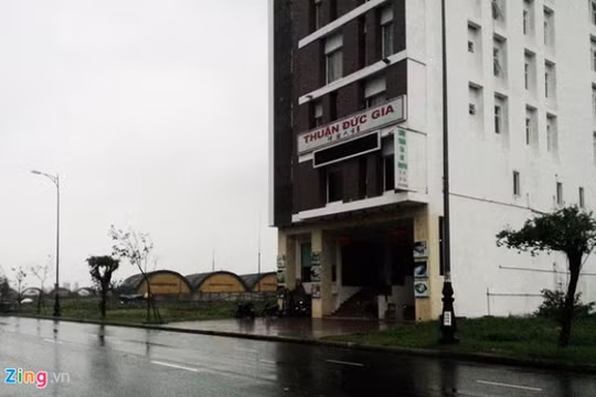 Hàng trăm lô đất (đánh dấu vàng) ven biển đã được các cá nhân đứng tên sở hữu nhưng nhà chức trách nghi ngờ đứng sau là các ông chủ người Trung Quốc. Ảnh: Đ.Nguyên.