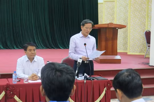 Chủ tịch UBND thành phố Hà Nội Nguyễn Đức Chung tại cuộc họp. Ảnh: Tuổi trẻ