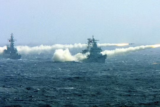 Hải quân Trung Quốc tập trận trên biển Đông