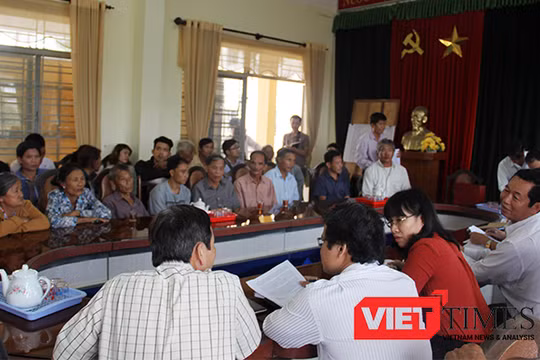 Chiều 22/4, UBND quận Ngũ Hành Sơn, Trung tâm Phát triển quỹ đất Đà Nẵng đã mời các hộ dân thôn Mân Quang 1 (phường Hòa Quý, quận Ngũ Hành Sơn, Đà Nẵng) đến trụ sở UBND phường để xin lỗi.