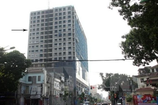 Nhà 8B Lê Trực xây vượt chiều cao 16 m so với giấy phép, tương đương năm tầng