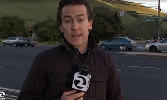 Video Phóng viên Mỹ thoát chết trong tích tắc khi đang truyền hình trực tiếp