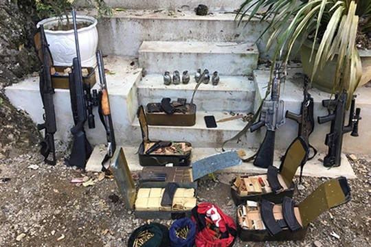 Vũ khí của nhóm tội phạm do cơ quan Công an thu giữ. Ảnh: CAND