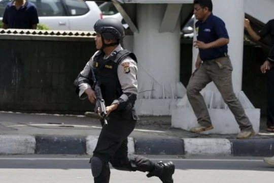 Chùm video ghê rợn: khủng bố ở Jakarta tự cho nổ tung thân mình