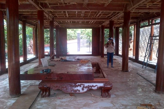 Ngôi nhà thờ chính có những chi tiết phức tạp nên nhóm thợ này chưa thể biết thời gian hoàn tất.