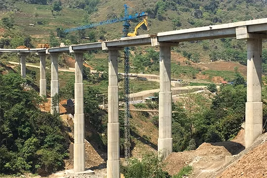 Vi phạm trong thi công tại cầu Cốc Pài, CIENCO 8 sa chân vào nhóm nhà thầu yếu - Ảnh: Đình Quang