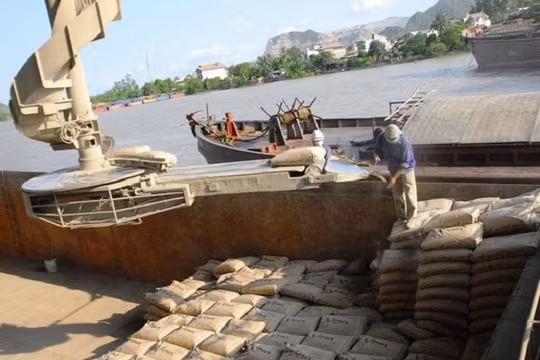 Ximăng bán trong nước đắt hơn ximăng xuất khẩu